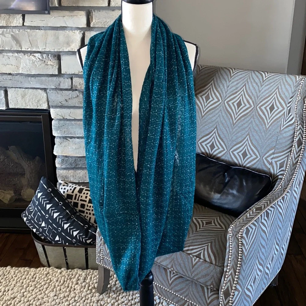 Infinity Scarf - Picture 2 of 9